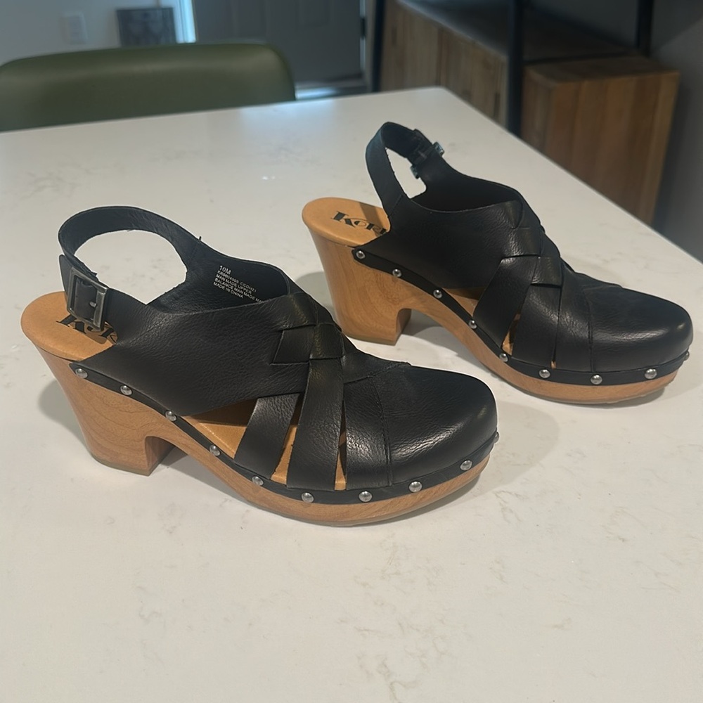 Korks Wynne Black Leather Platform Clogs with Wooden Heel size 10